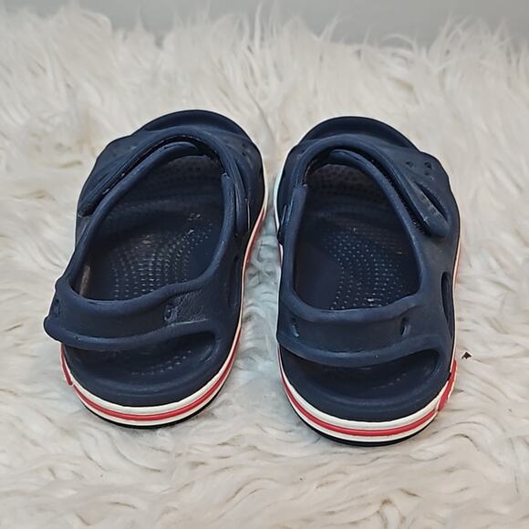 CROCS Unisex Navy Blue Strappy Sandals for Toddler - Picture 3 of 8